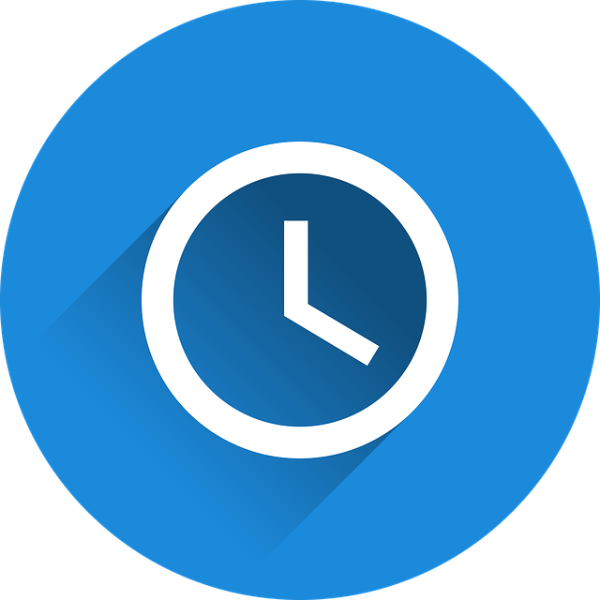 Eine blaue Uhr mit Uhrzeigern